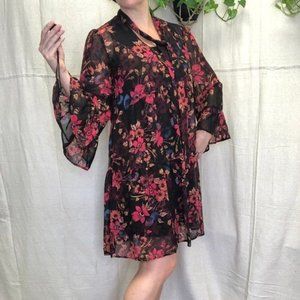 ECI Tie Vneck with ruffle sleeve and Ruffle sleeve